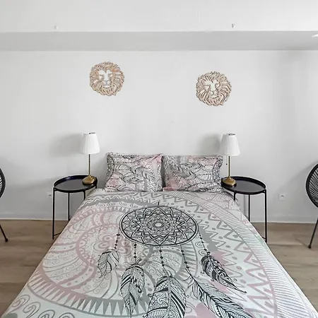 Lumineux Proche De La Gare Appartement *