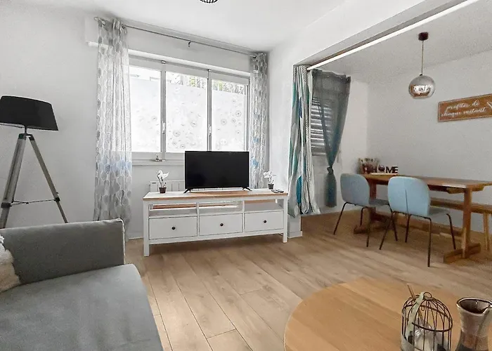 Lumineux Proche De La Gare