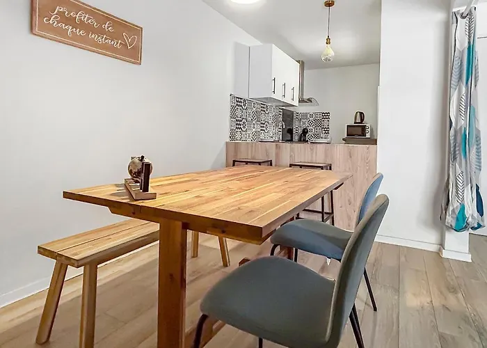 Lumineux Proche De La Gare