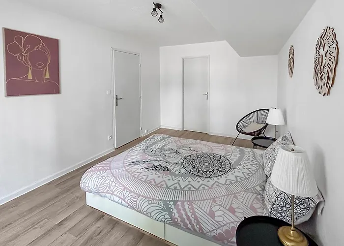 Lumineux Proche De La Gare Apartament