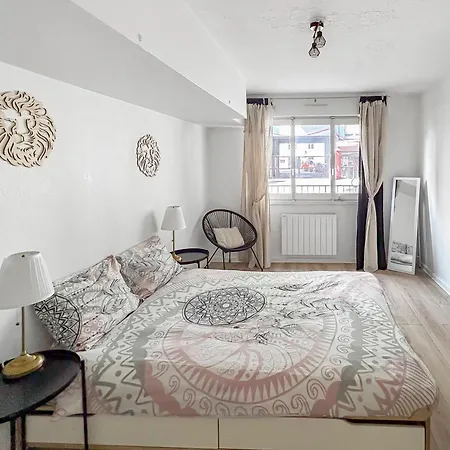 Lumineux Proche De La Gare 스트라스부르