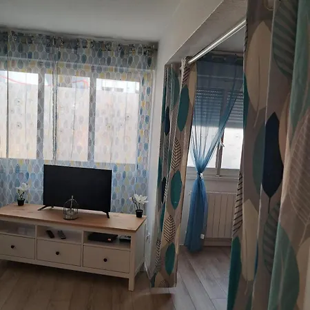 Lumineux Proche De La Gare 아파트 *